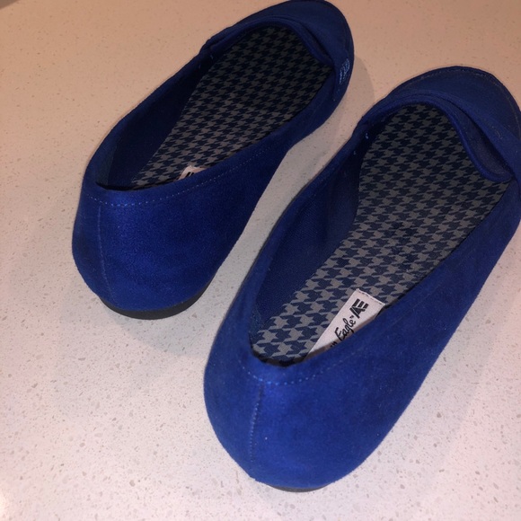 American Eagle Women’s Loafers - Picture 4 of 5